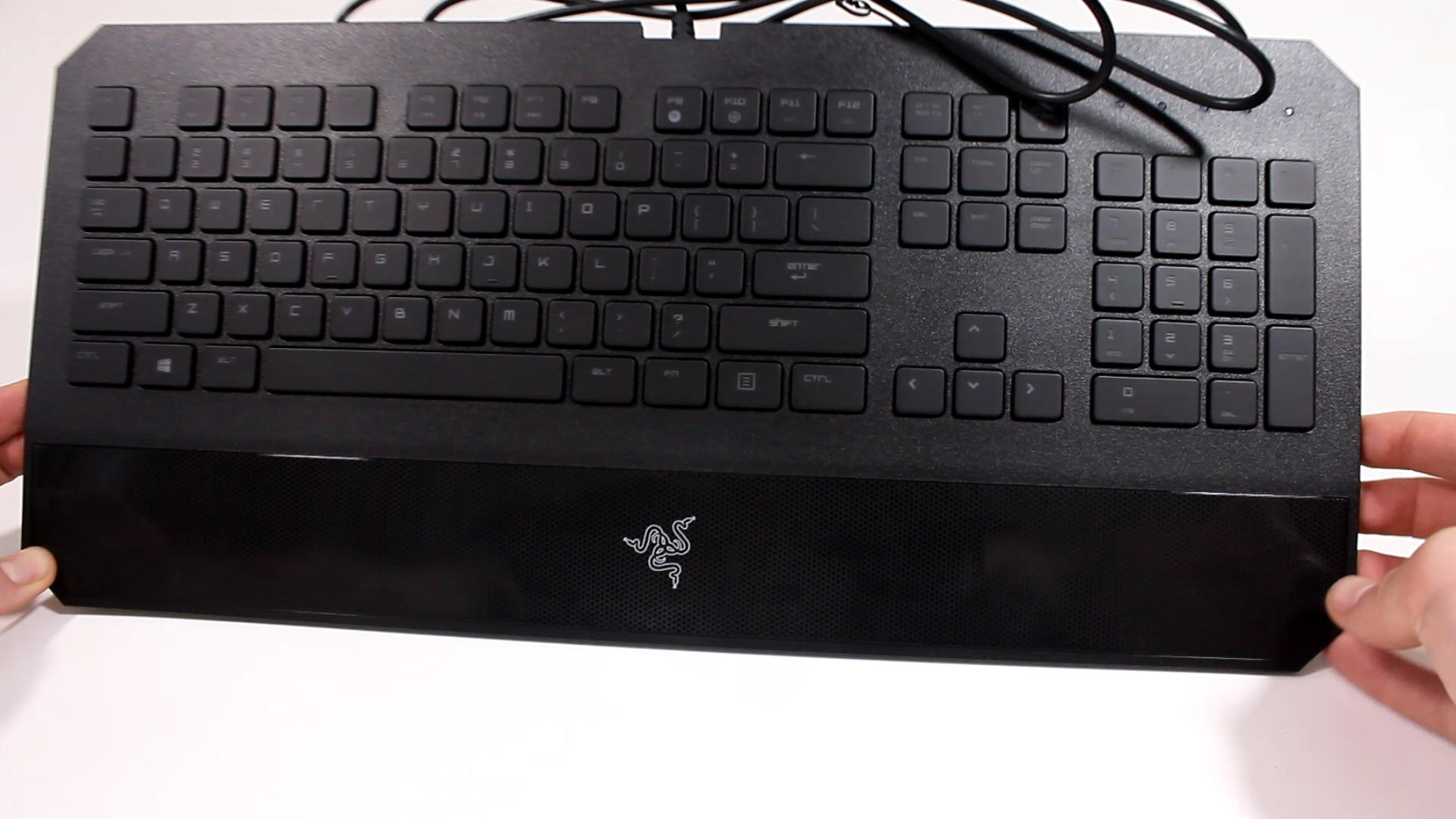 Геймърска клавиатура Razer DeathStalker Chroma ревю