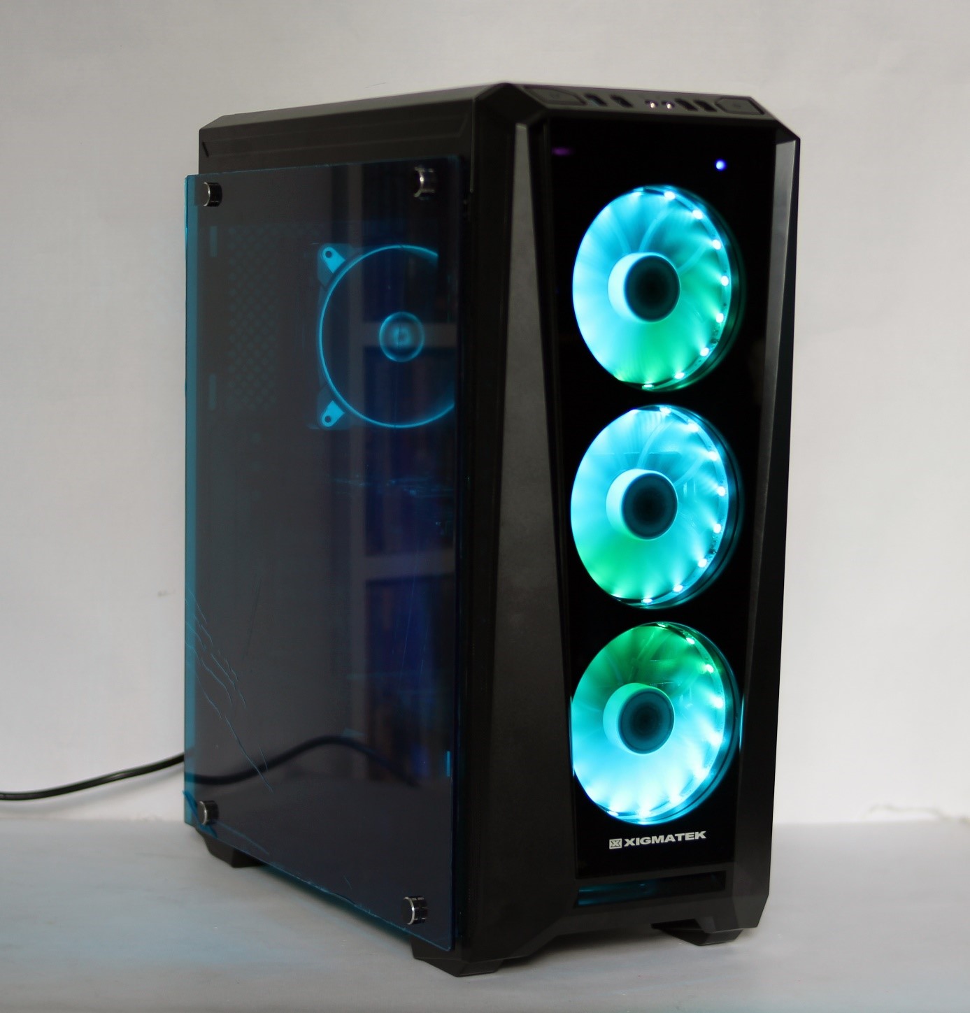 Кутия Xigmatek Mystic 9 RGB вентилатори