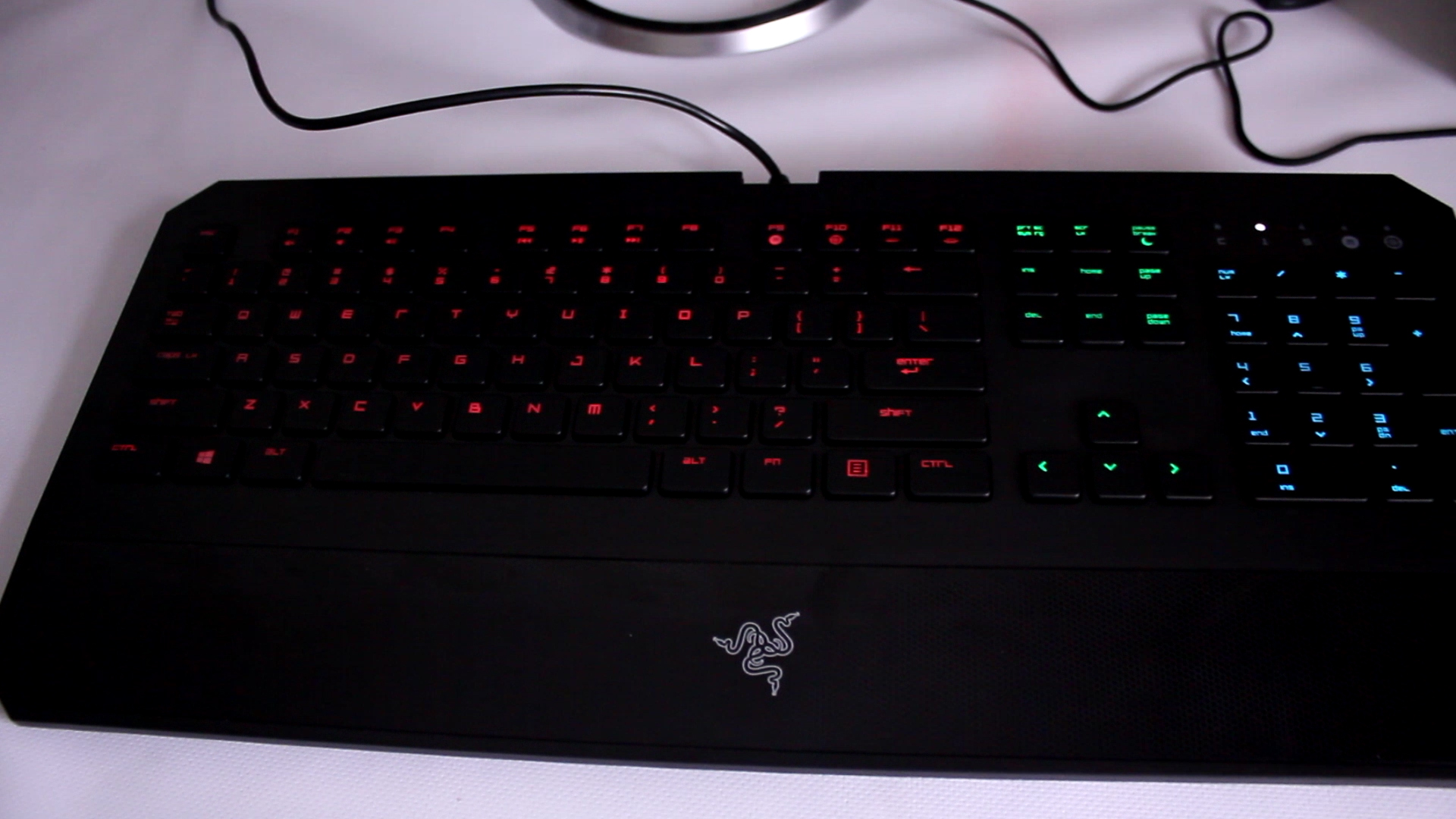 Геймърска клавиатура Razer DeathStalker Chroma ревю